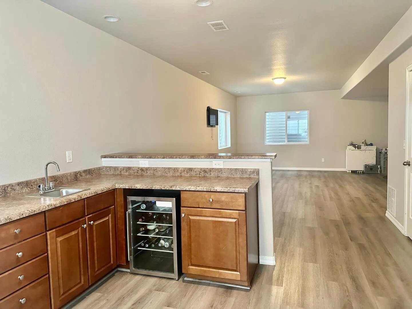 9a77e42a4473693737e5985ea0dcf127 Full