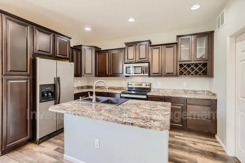 9e68978ee1eb37e41bba36c0ad06efef Full