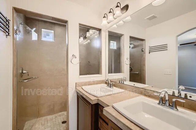 D90c84ffe2ea26351d2d1c824216dcb8 Full